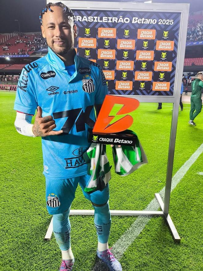 关于多特蒙德险胜AC米兰，内马尔梅开二度欧联杯的信息